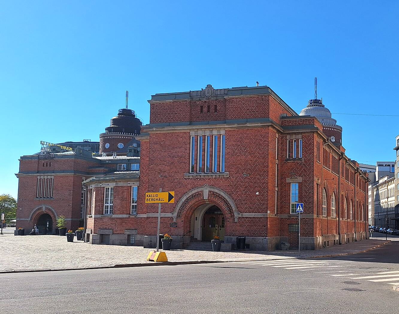 Hakaniemi Market Hall
Kirsikka is located in Hakaniemi Market Hall and stays open even when the market hall itself has closed.